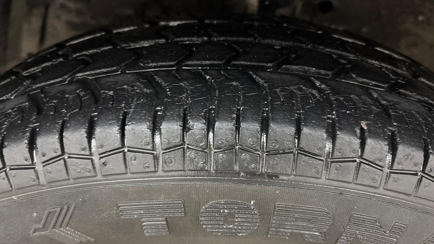 2017 Maruti Swift VXI, Petrol, Manual, 34,892 km, Left Front Tyre Tread