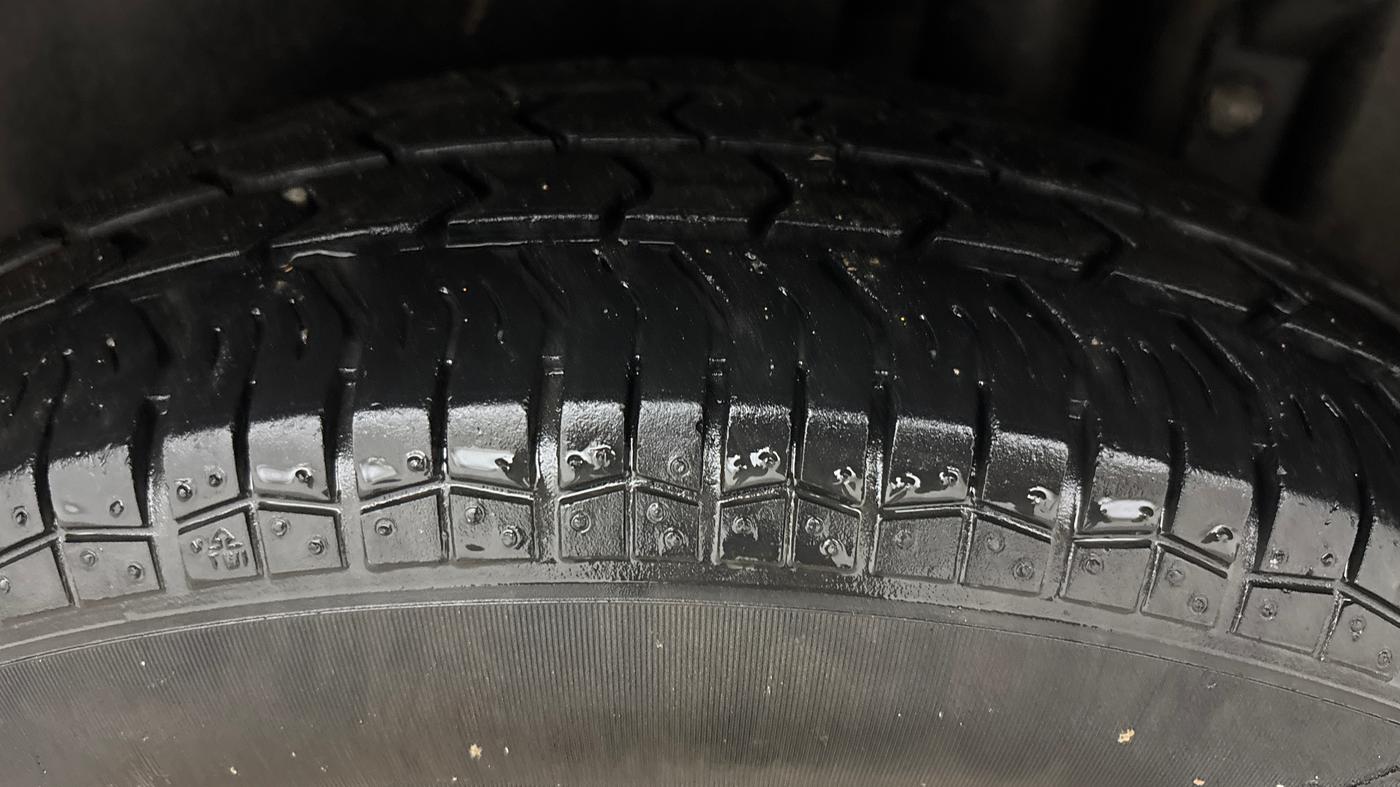 2017 Maruti Swift VXI, Petrol, Manual, 34,892 km, Left Rear Tyre Tread