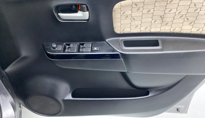 2018 Maruti Wagon R 1.0 VXI, Petrol, Manual, 19,021 km, Driver Side Door Panels Control