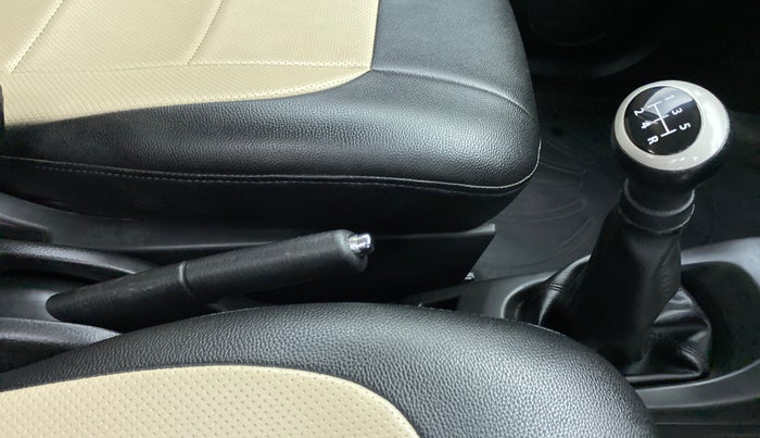 2018 Maruti Wagon R 1.0 VXI, Petrol, Manual, 19,021 km, Gear Lever