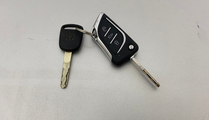 2017 Honda Amaze 1.5L I-DTEC S, Diesel, Manual, 91,272 km, Key Close Up