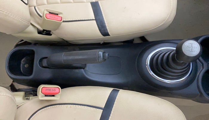 2017 Honda Amaze 1.5L I-DTEC S, Diesel, Manual, 91,272 km, Gear Lever
