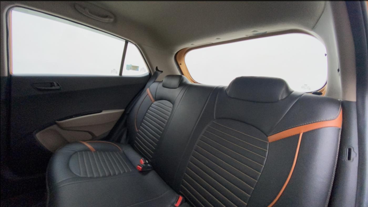 2016 Hyundai Grand i10 MAGNA 1.2 KAPPA VTVT, Petrol, Manual, 95,204 km, Right Side Rear Door Cabin