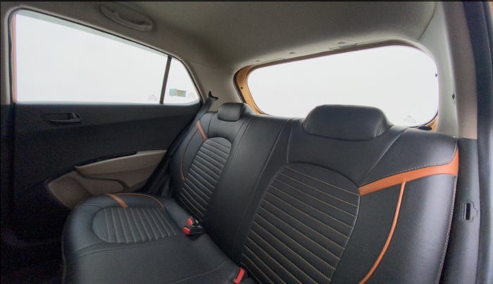 2016 Hyundai Grand i10 MAGNA 1.2 KAPPA VTVT, Petrol, Manual, 95,204 km, Right Side Rear Door Cabin