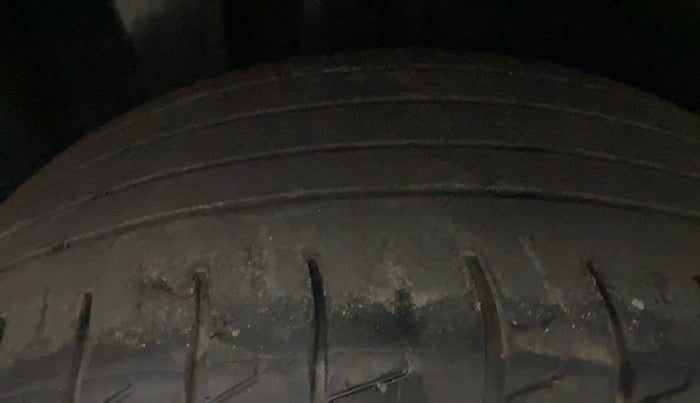 2020 MG HECTOR PLUS SMART 1.5 PETROL TURBO DCT 6-STR, Petrol, Automatic, 40,546 km, Right Rear Tyre Tread