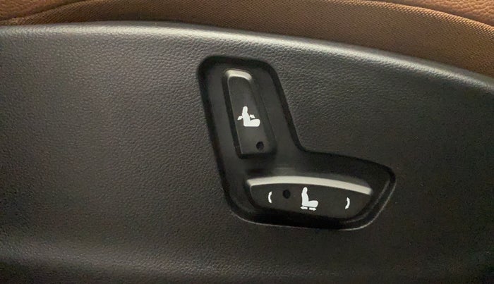 2020 MG HECTOR PLUS SMART 1.5 PETROL TURBO DCT 6-STR, Petrol, Automatic, 40,546 km, Driver Side Adjustment Panel