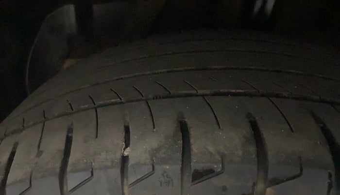 2020 MG HECTOR PLUS SMART 1.5 PETROL TURBO DCT 6-STR, Petrol, Automatic, 40,546 km, Left Front Tyre Tread