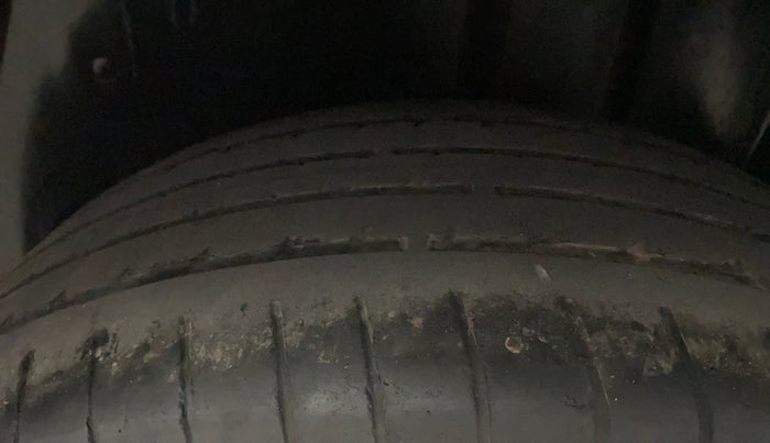 2020 MG HECTOR PLUS SMART 1.5 PETROL TURBO DCT 6-STR, Petrol, Automatic, 40,546 km, Left Rear Tyre Tread