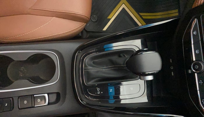 2020 MG HECTOR PLUS SMART 1.5 PETROL TURBO DCT 6-STR, Petrol, Automatic, 40,546 km, Gear Lever