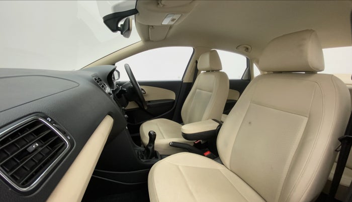 2017 Skoda Rapid STYLE 1.6 MPI, Petrol, Manual, 30,905 km, Right Side Front Door Cabin