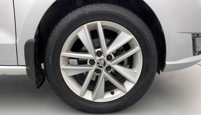 2017 Skoda Rapid STYLE 1.6 MPI, Petrol, Manual, 30,905 km, Right Front Wheel