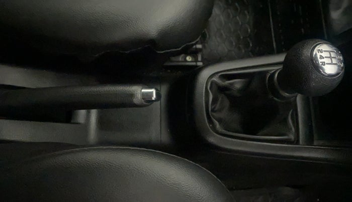 2017 Maruti Swift ZXI, Petrol, Manual, 29,424 km, Gear Lever