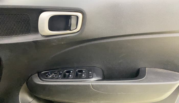 2019 Hyundai VENUE SX 1.0 TURBO, Petrol, Manual, 56,673 km, Driver Side Door Panels Control