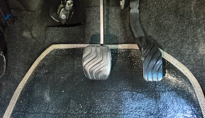 2021 Renault Kwid RXT 1.0 AMT (O), Petrol, Automatic, 37,444 km, Pedals