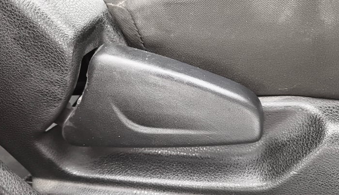 2021 Renault Kwid RXT 1.0 AMT (O), Petrol, Automatic, 37,444 km, Driver Side Adjustment Panel