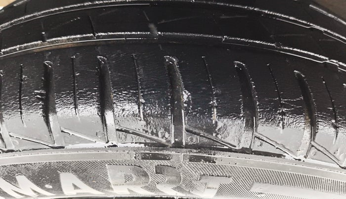 2021 Renault Kwid RXT 1.0 AMT (O), Petrol, Automatic, 37,444 km, Left Front Tyre Tread