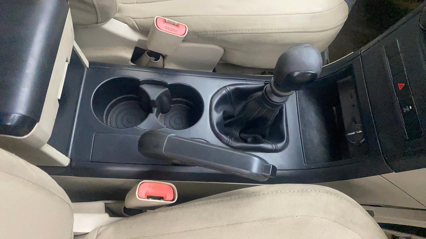2016 Mahindra XUV500 W4, Diesel, Manual, 1,39,547 km, Gear Lever