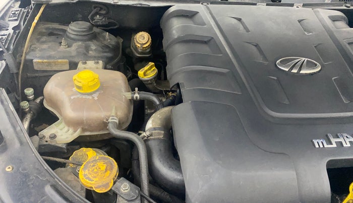 2016 Mahindra XUV500 W4, Diesel, Manual, 1,39,463 km, Engine View - Right