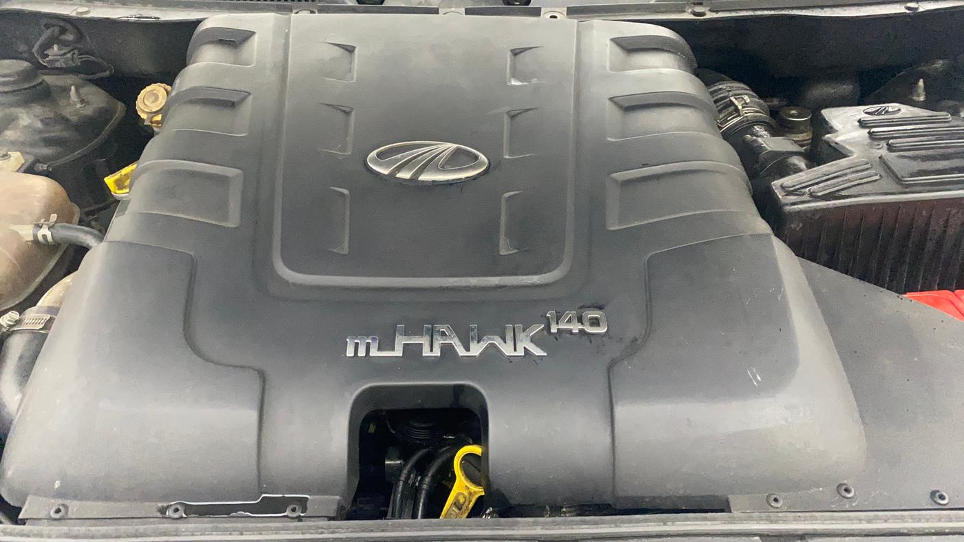 2016 Mahindra XUV500 W4, Diesel, Manual, 1,39,547 km, Engine View