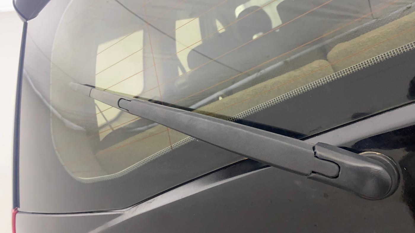 2016 Mahindra XUV500 W4, Diesel, Manual, 1,39,547 km, Rear Wiper