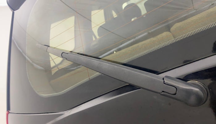 2016 Mahindra XUV500 W4, Diesel, Manual, 1,39,463 km, Rear Wiper