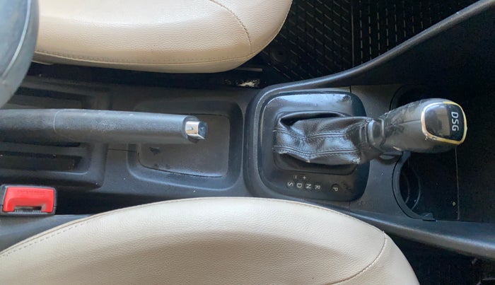 2017 Skoda Rapid AMBITION 1.5 TDI AT, Diesel, Automatic, 86,305 km, Gear Lever