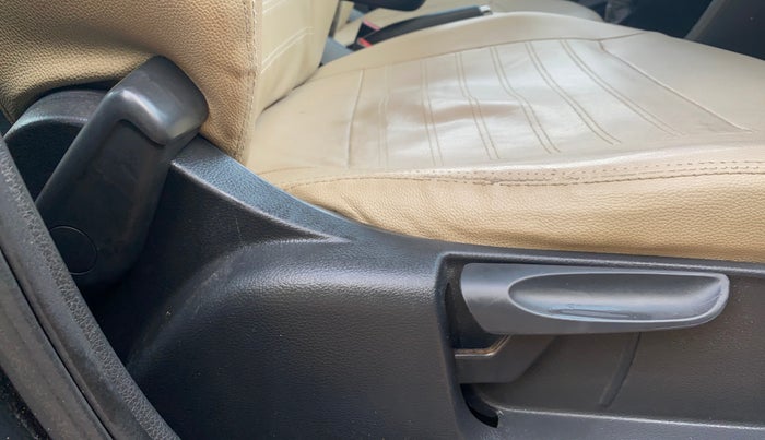 2017 Skoda Rapid AMBITION 1.5 TDI AT, Diesel, Automatic, 86,305 km, Driver Side Adjustment Panel