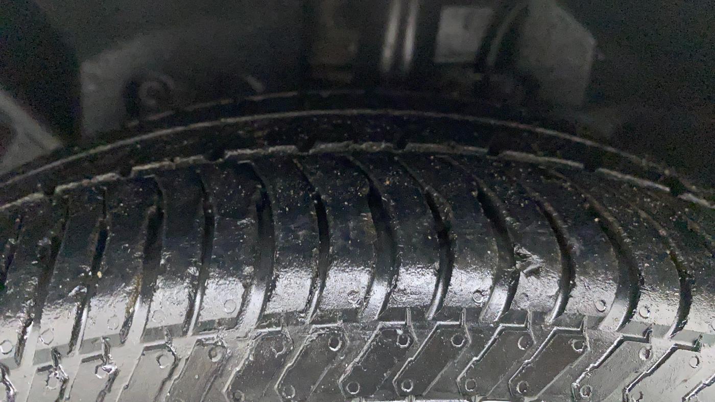 2015 Ford Ecosport 1.5 TITANIUM TI VCT AT, Petrol, Automatic, 76,334 km, Left Front Tyre Tread