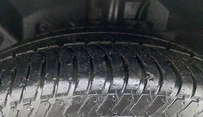 2015 Ford Ecosport 1.5 TITANIUM TI VCT AT, Petrol, Automatic, 76,334 km, Left Front Tyre Tread
