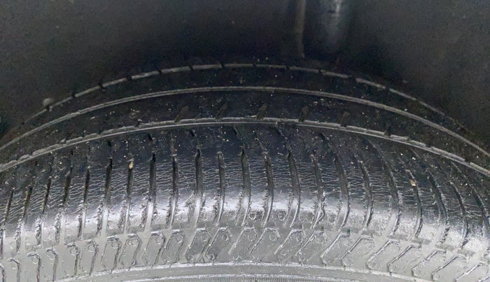 2015 Ford Ecosport 1.5 TITANIUM TI VCT AT, Petrol, Automatic, 76,334 km, Left Rear Tyre Tread