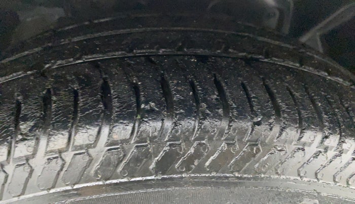 2015 Ford Ecosport 1.5 TITANIUM TI VCT AT, Petrol, Automatic, 76,334 km, Right Front Tyre Tread