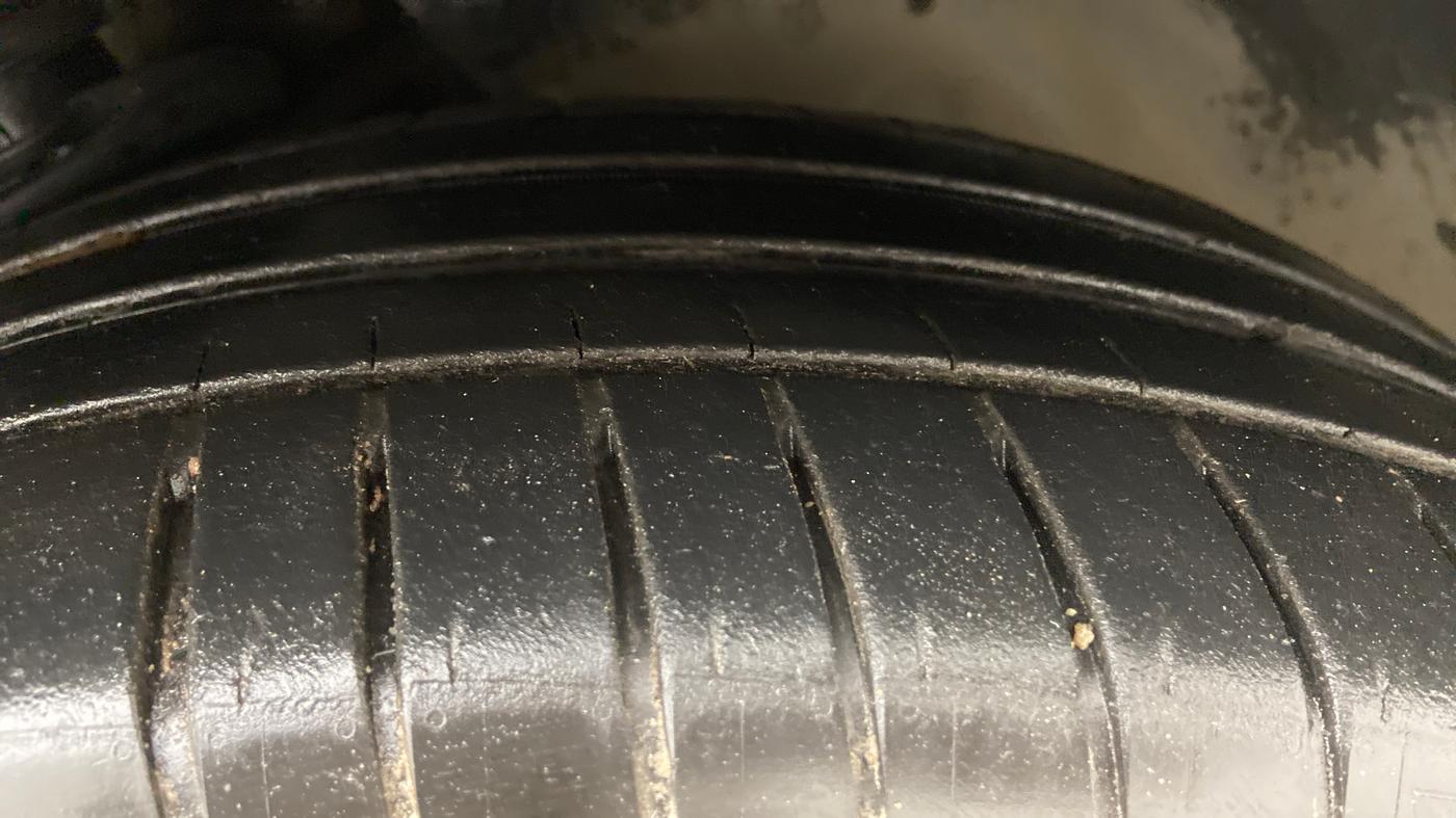 2018 Volkswagen TIGUAN HIGHLINE A/T, Diesel, Automatic, 68,377 km, Right Front Tyre Tread