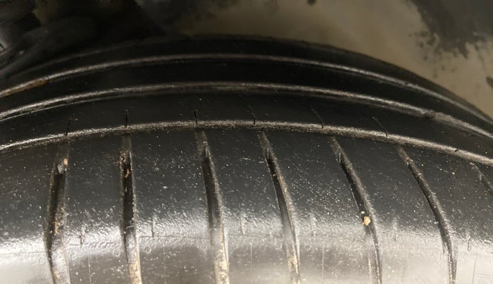 2018 Volkswagen TIGUAN HIGHLINE A/T, Diesel, Automatic, 68,377 km, Right Front Tyre Tread