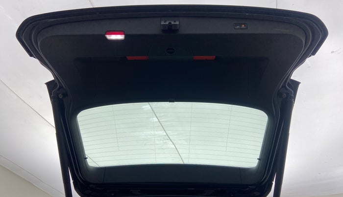 2018 Volkswagen TIGUAN HIGHLINE A/T, Diesel, Automatic, 68,377 km, Boot Door Open