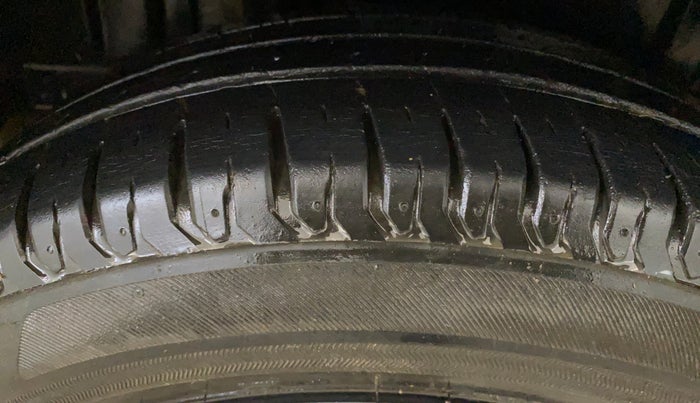 2020 Maruti XL6 ALPHA MT, Petrol, Manual, 27,592 km, Right Rear Tyre Tread