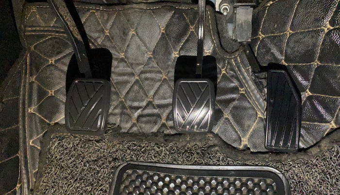 2020 Maruti XL6 ALPHA MT, Petrol, Manual, 27,592 km, Pedals