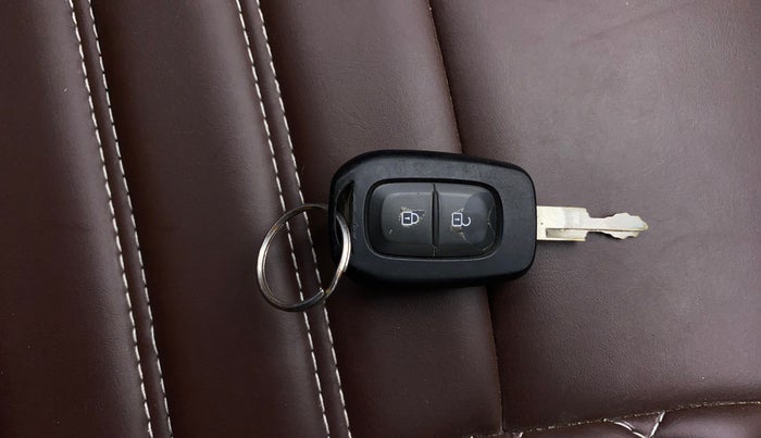 2023 Renault Kwid RXT 1.0, Petrol, Manual, 31,084 km, Key Close Up