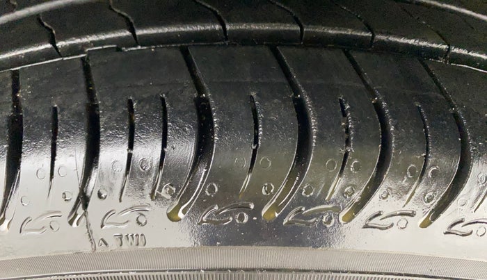 2023 Renault Kwid RXT 1.0, Petrol, Manual, 31,084 km, Right Front Tyre Tread