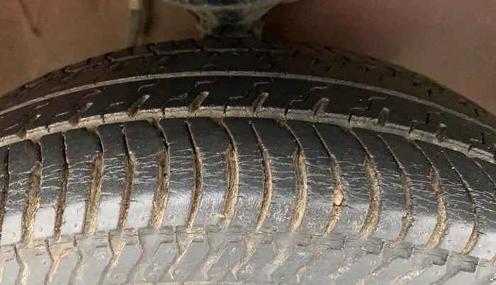 2015 Maruti Alto K10 VXI AMT, Petrol, Automatic, 17,812 km, Right Front Tyre Tread