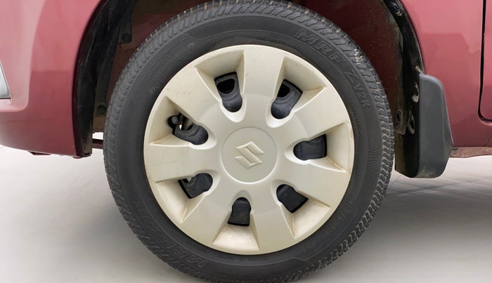 2015 Maruti Alto K10 VXI AMT, Petrol, Automatic, 17,812 km, Left front tyre - Minor crack