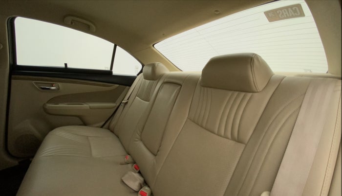 2018 Maruti Ciaz DELTA 1.5 SHVS MT PETROL, Petrol, Manual, 61,103 km, Right Side Rear Door Cabin