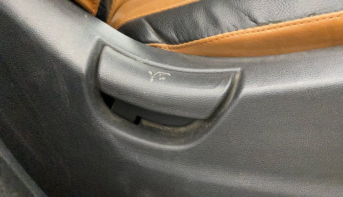 2016 Hyundai Creta BASE 1.6 PETROL, Petrol, Manual, 67,795 km, Driver Side Adjustment Panel