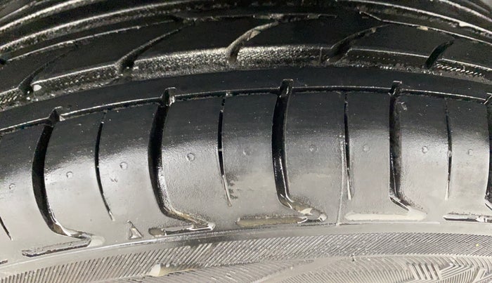 2015 Maruti Swift ZDI, Diesel, Manual, 31,878 km, Left Rear Tyre Tread