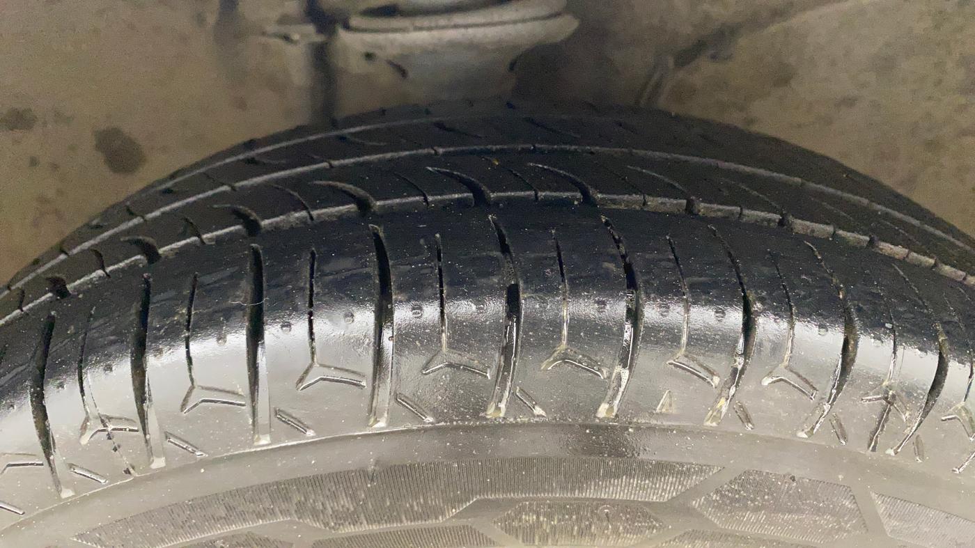 2022 Maruti Alto LXI OPT CNG, CNG, Manual, 78,304 km, Right Front Tyre Tread