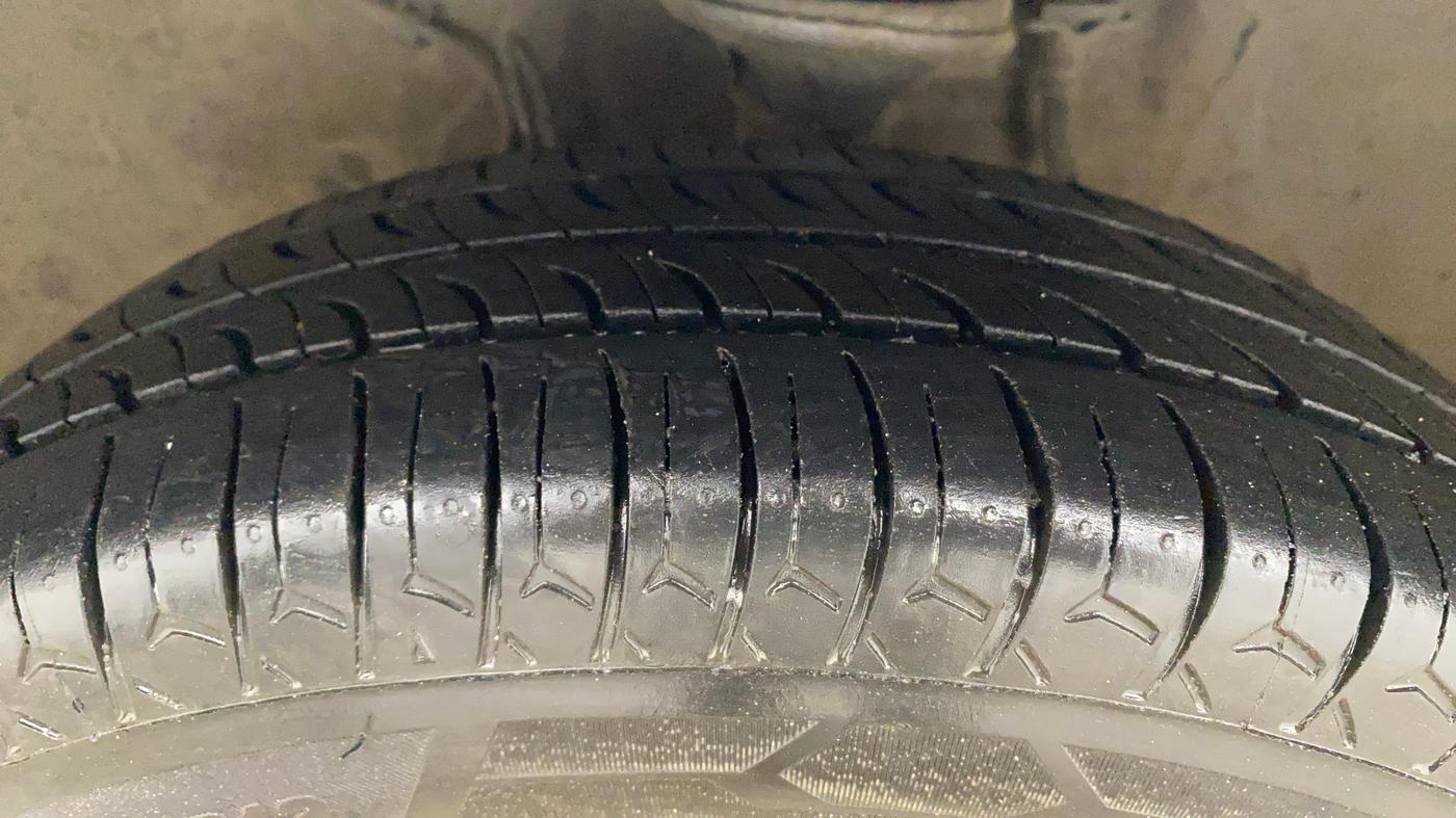 2022 Maruti Alto LXI OPT CNG, CNG, Manual, 78,304 km, Left Front Tyre Tread