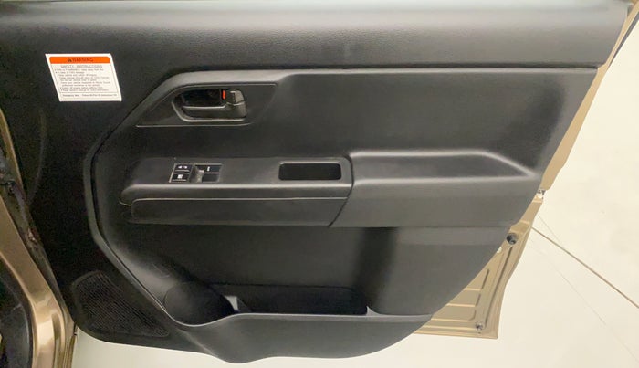 2021 Maruti New Wagon-R LXI CNG 1.0, CNG, Manual, 23,233 km, Driver Side Door Panels Control