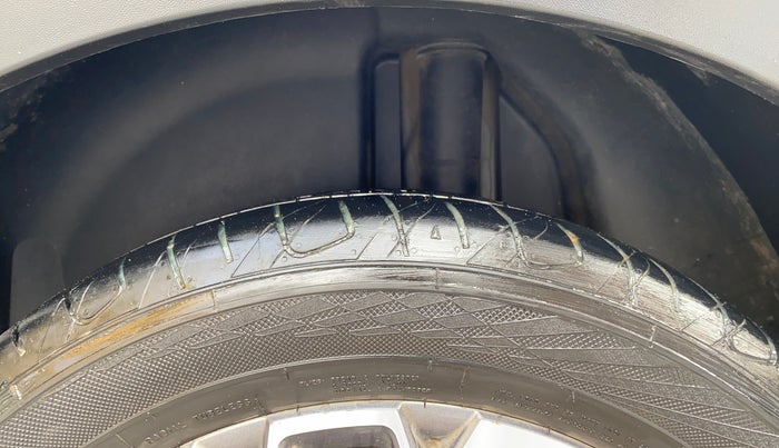 2022 Skoda KUSHAQ STYLE 1.0L TSI MT, Petrol, Manual, 71,865 km, Left Rear Tyre Tread