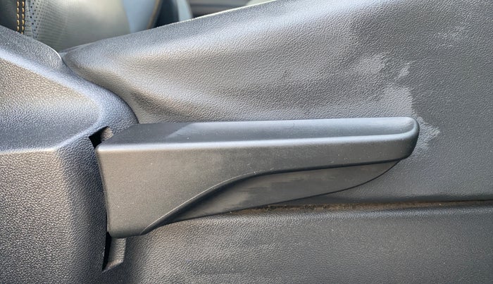 2022 Skoda KUSHAQ STYLE 1.0L TSI MT, Petrol, Manual, 71,865 km, Driver Side Adjustment Panel