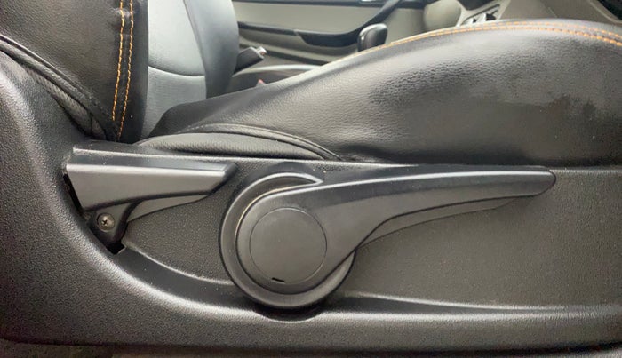 2017 Tata Tiago XZ PETROL, Petrol, Manual, 31,714 km, Driver Side Adjustment Panel