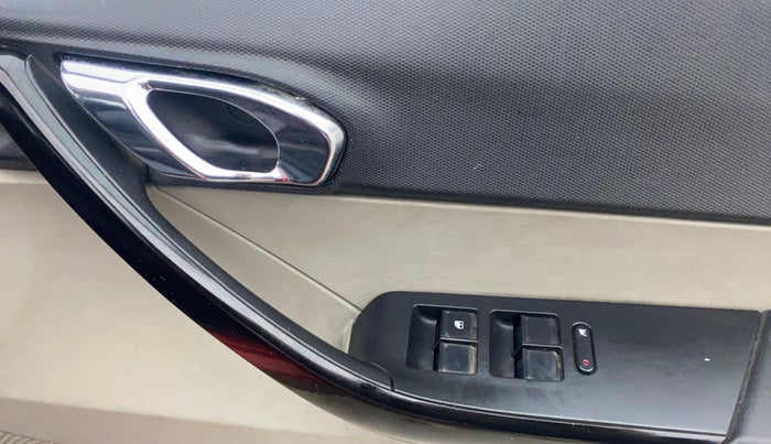 2017 Tata Tiago XZ PETROL, Petrol, Manual, 31,714 km, Driver Side Door Panels Control